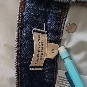 Madewell The Perfect Vintage Wide-Leg Jean Sz 25 Stretch Raw Hem